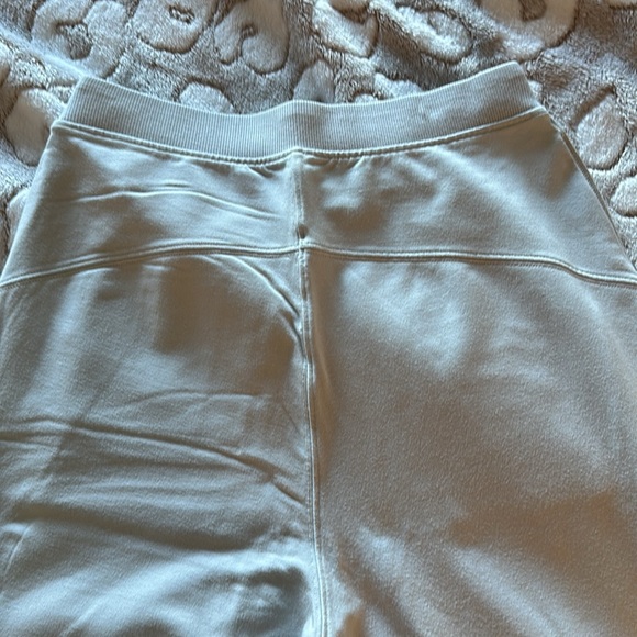 Lululemon crop pants. - Picture 2 of 4